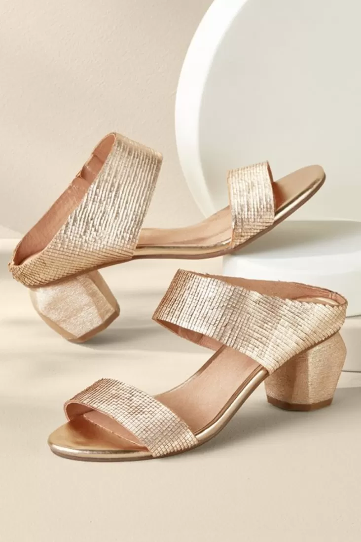 Soft Surroundings Antelope Amelia Textured Sandal